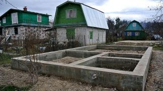 Садовый домик своими руками (36 фото): возведение фундамента, стен и утепление конструкции